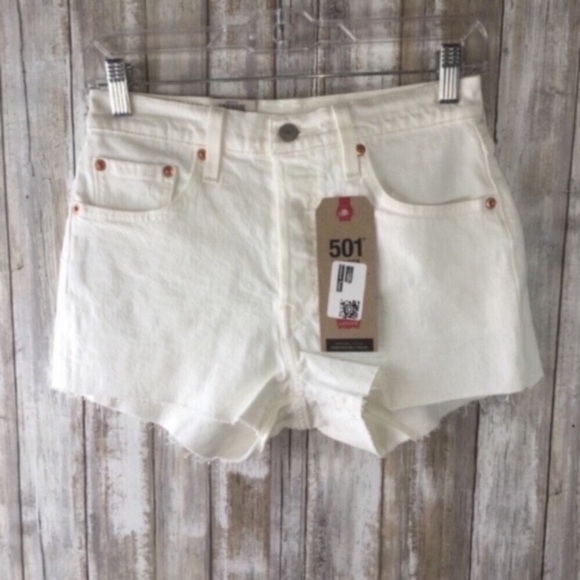 NWT Levi’s 501 White High Rise Shorts - Picture 9 of 9